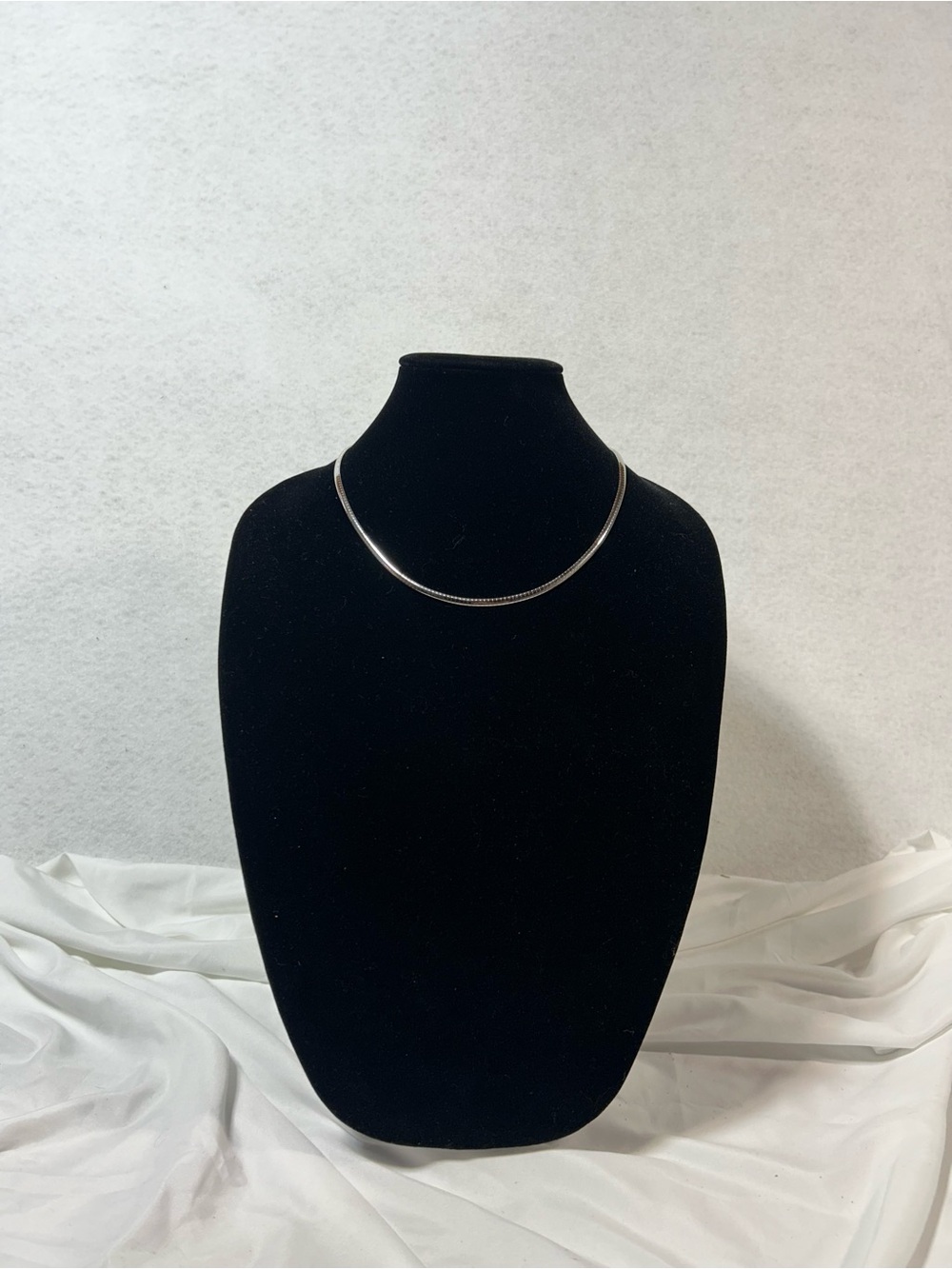 Sleek shiny vintage classic Herringbone Necklace silver tone Women’s Jewelry